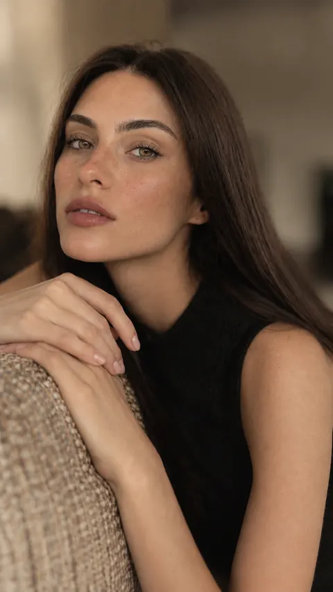 Woman portrait pose